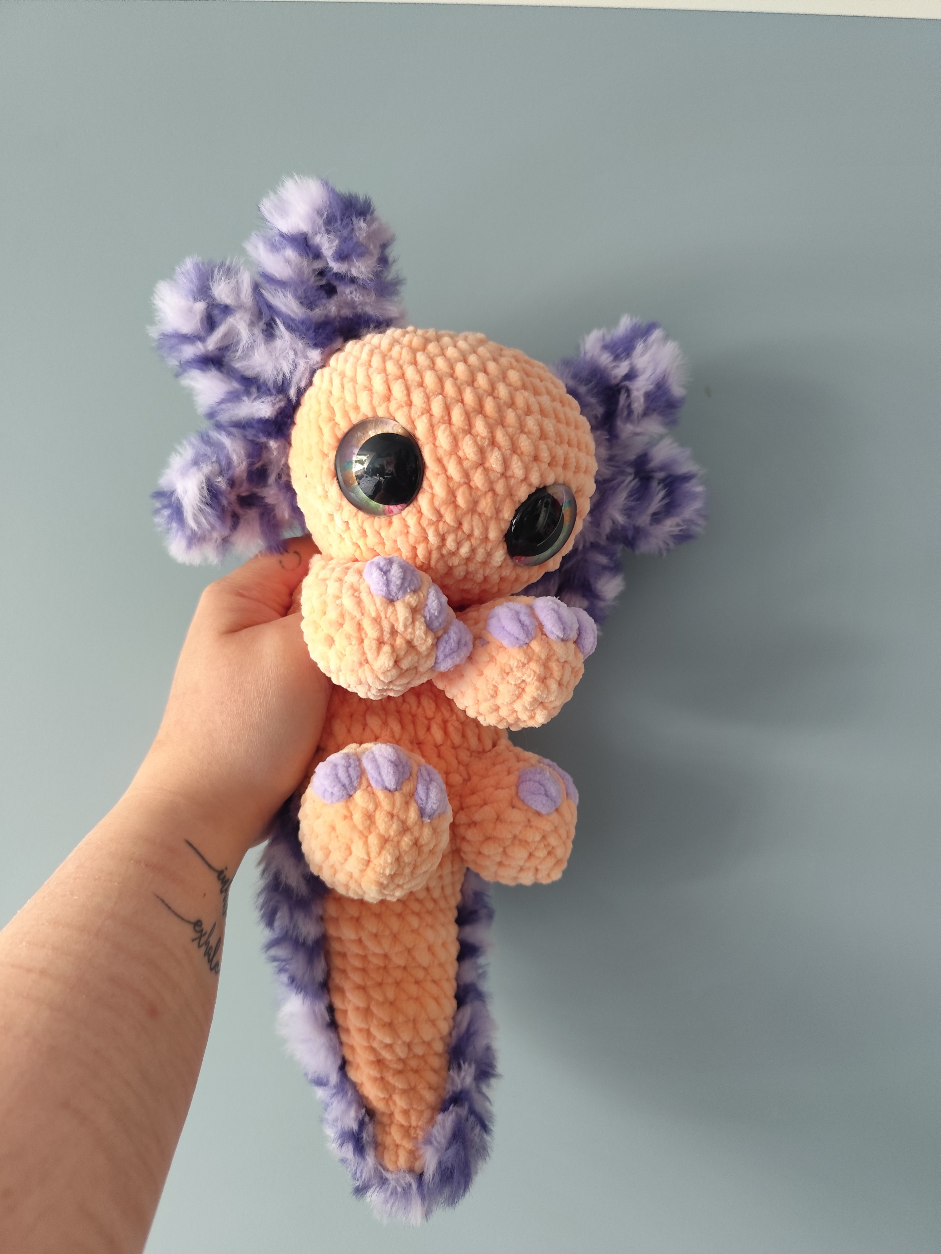 Xelo der Axolotl Snuggler (Sofortkauf)