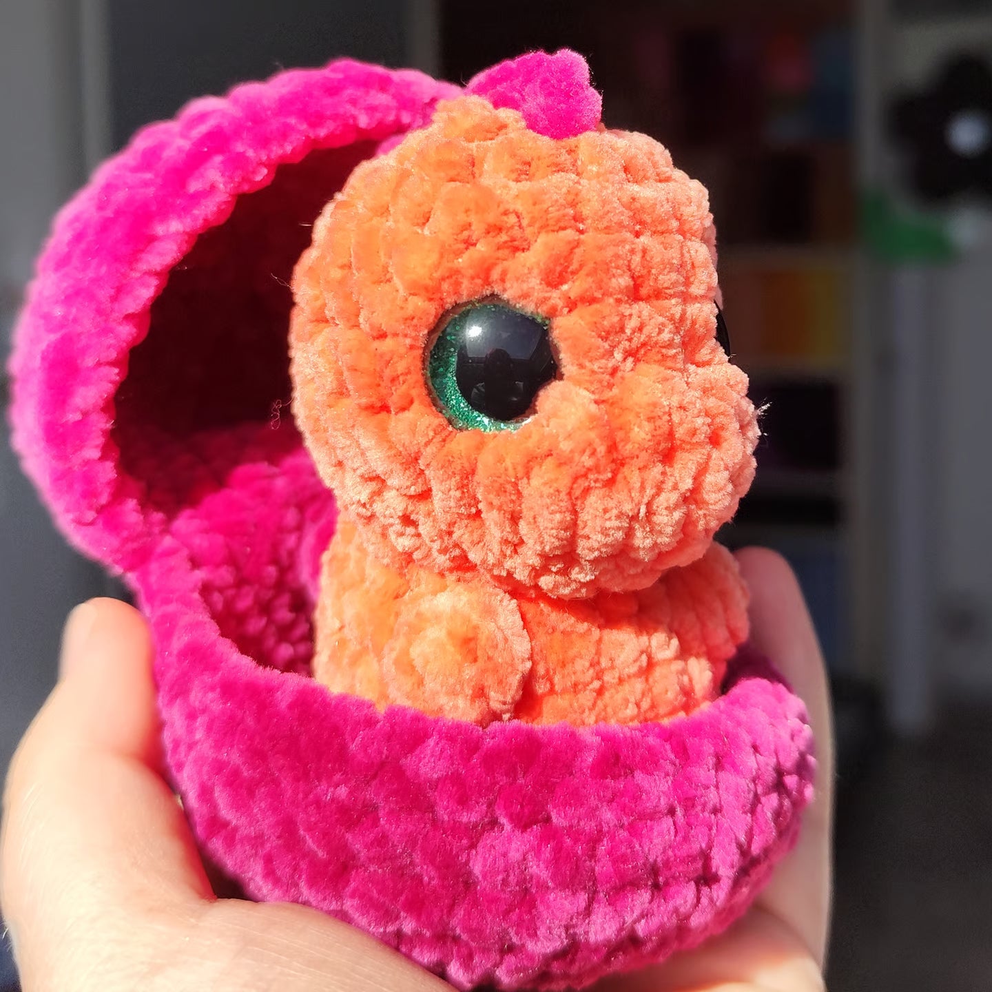 Baby Dino im Ei (Sofortkauf)